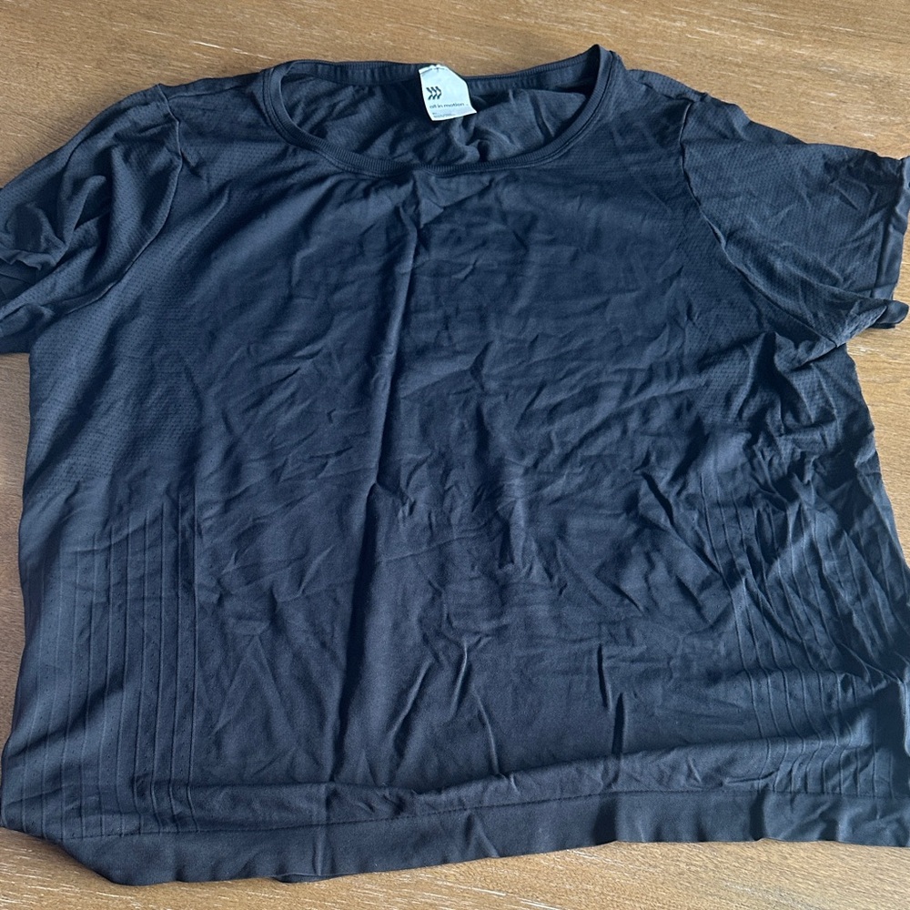 All in Motion Black Short Sleeve Tee